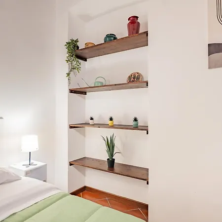 Evergreen House Daire Cuneo