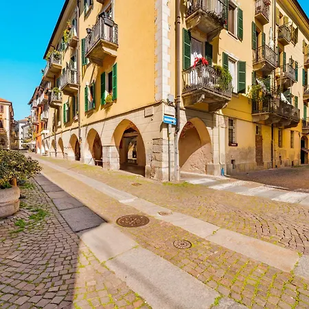 Evergreen House Daire Cuneo